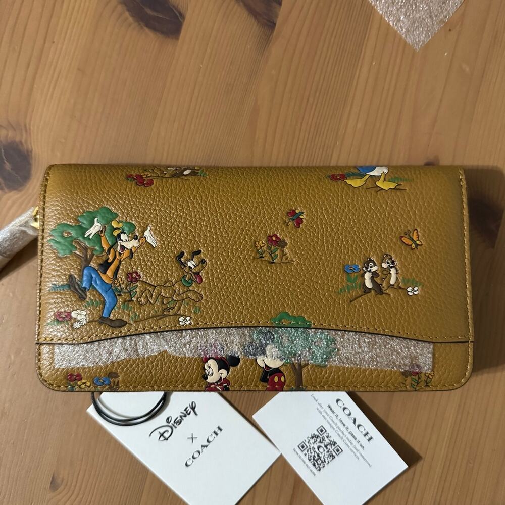 🐭Disney X Coach Essential Accordion Zip Wallet With Mickey Mouse Friends - Picture 5 of 12